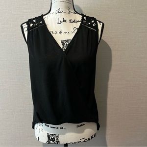 MINE Women’s size medium black sleeveless blouse